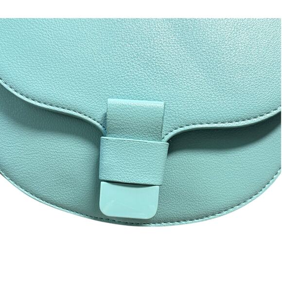 ON 34th Small Curve Bottom Crossbody Bag Sea Spray Faux Leather NWT - Picture 3 of 10